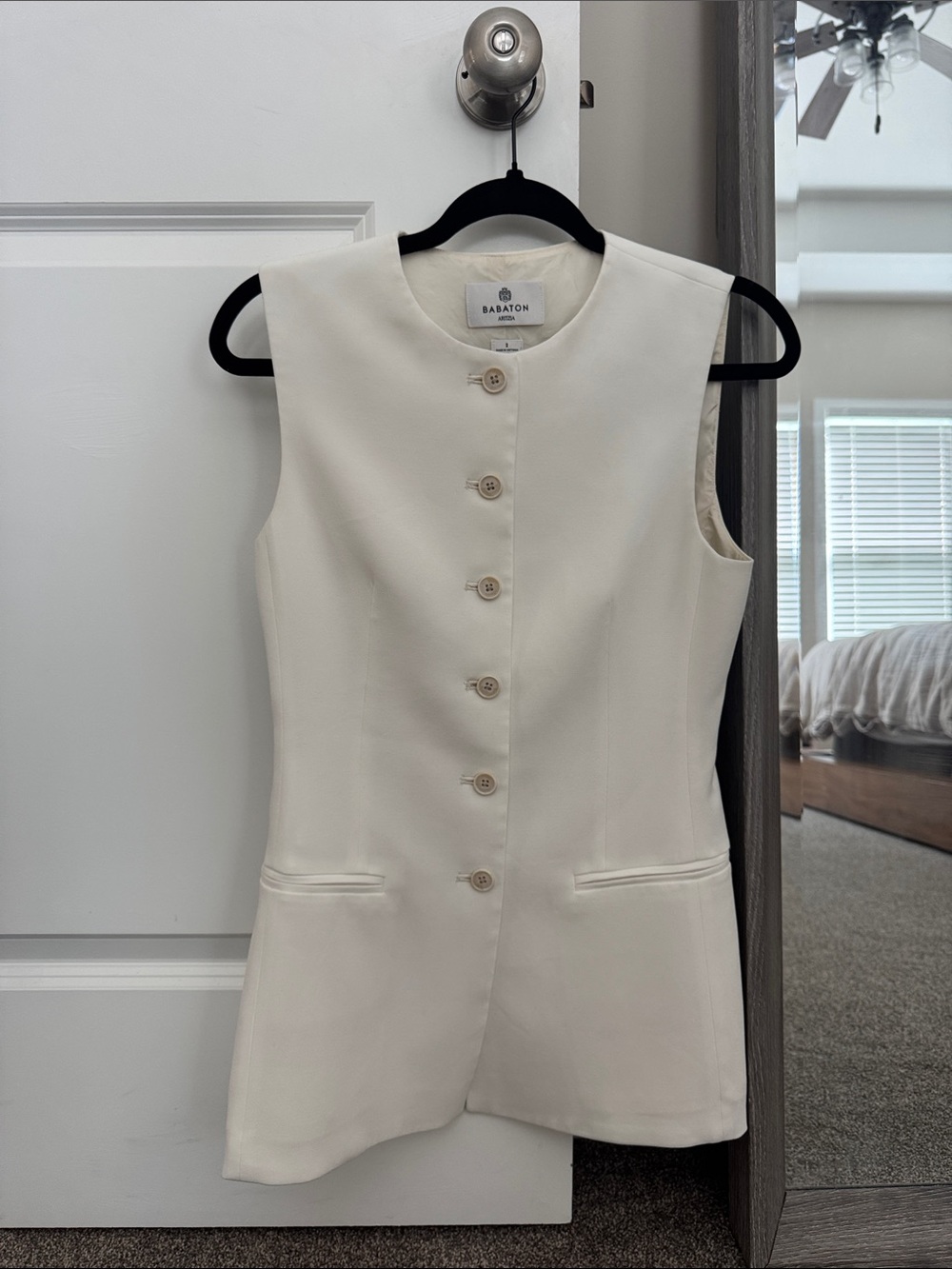 Babaton Aritzia Sleeveless Ivory Button-Front Shirt